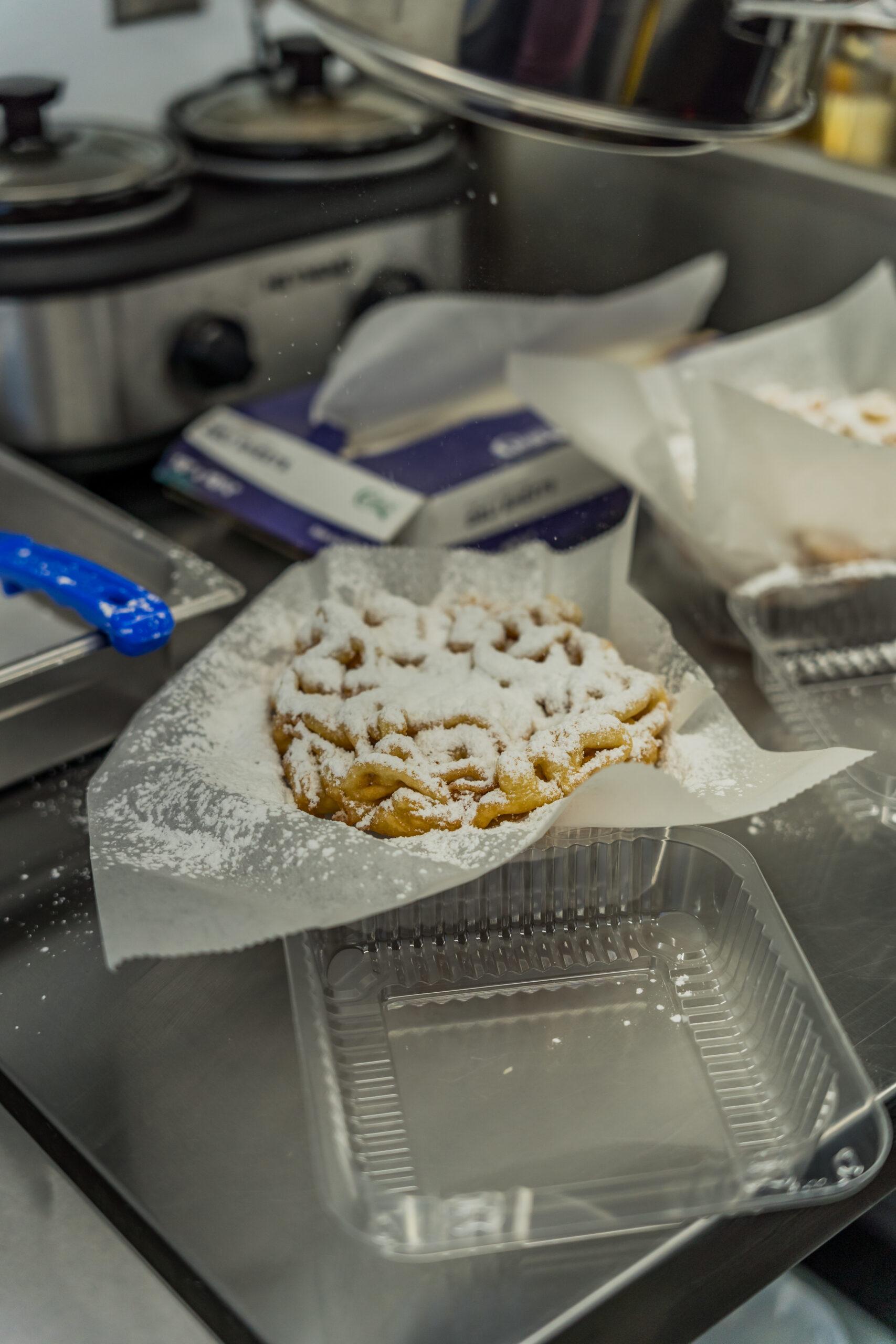 Classic funnel cake